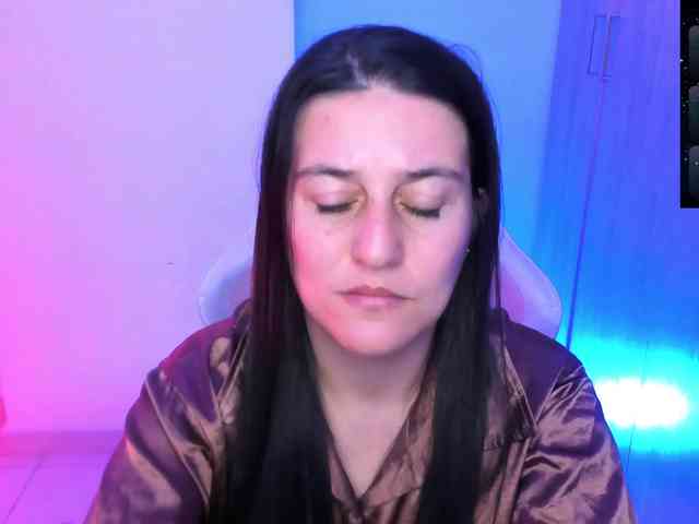 Saskyaajohnson webcam