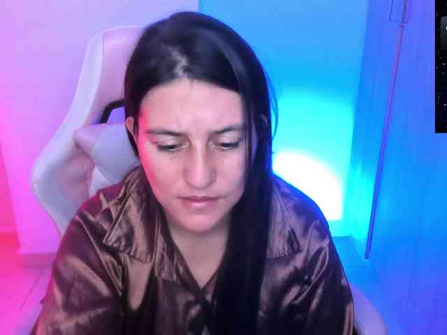 Saskyaajohnson webcam