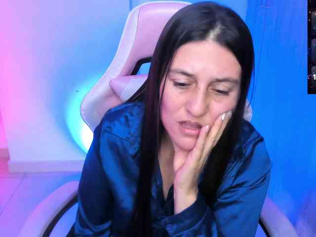 Saskyaajohnson webcam
