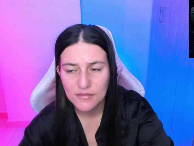 Saskyaajohnson webcam