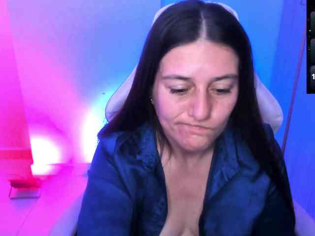 Saskyaajohnson webcam