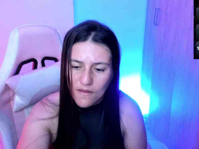 Saskyaajohnson webcam