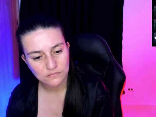 Saskyaajohnson webcam