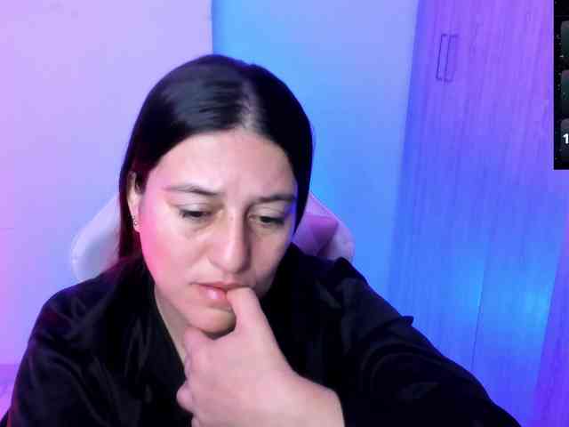 Saskyaajohnson webcam