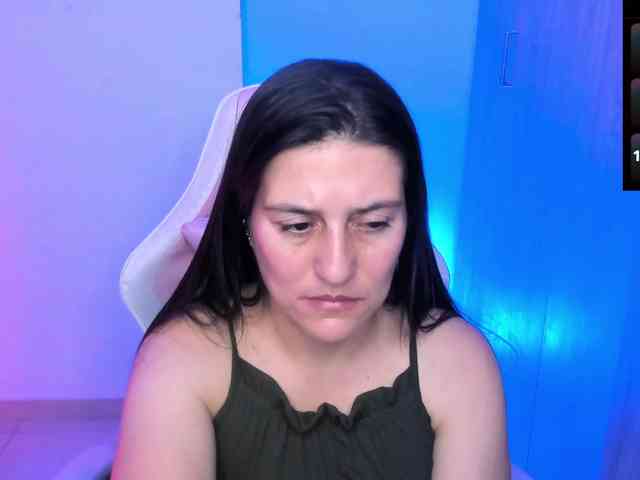 Saskyaajohnson webcam