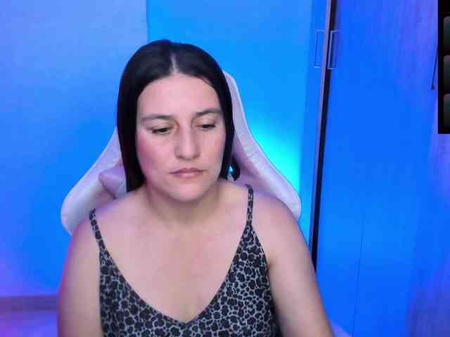 Saskyaajohnson webcam