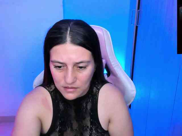 Saskyaajohnson webcam