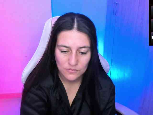 Saskyaajohnson webcam