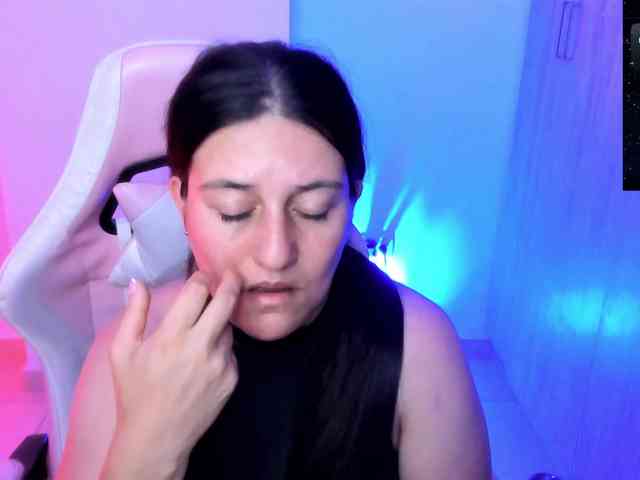 Saskyaajohnson webcam