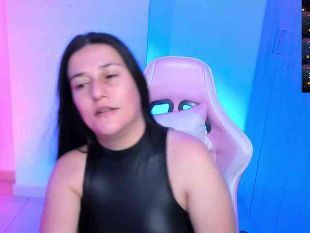 Saskyaajohnson webcam