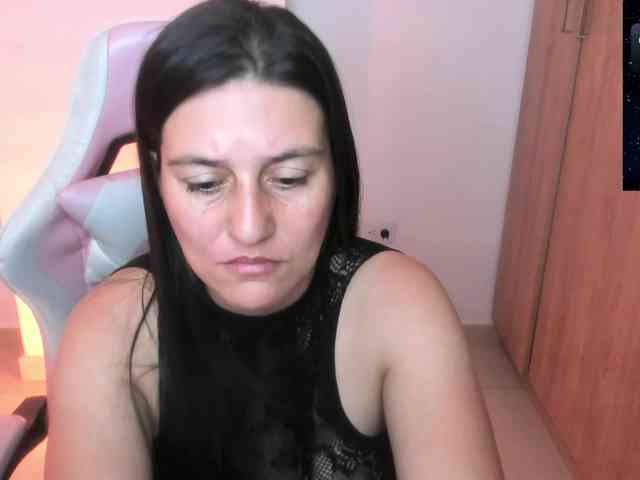 Saskyaajohnson webcam