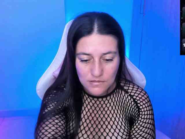 Saskyaajohnson webcam