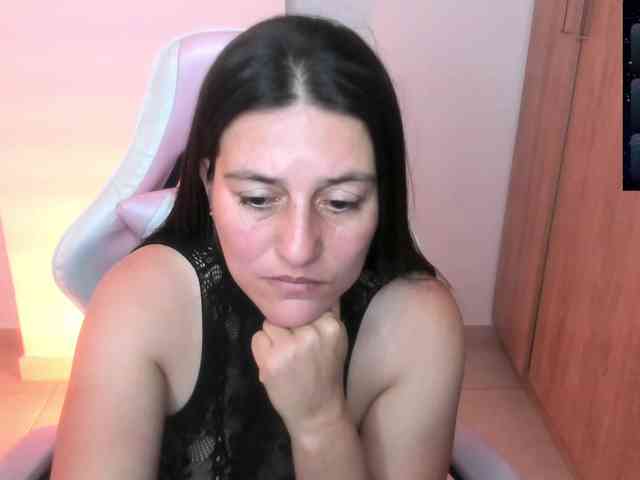 Saskyaajohnson webcam