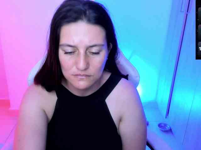 Saskyaajohnson webcam