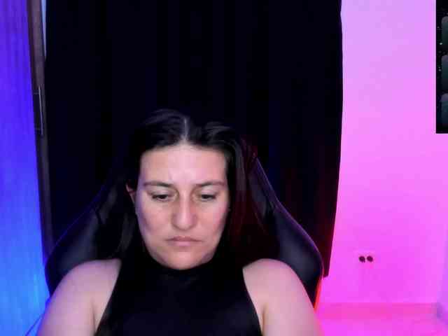 Saskyaajohnson webcam