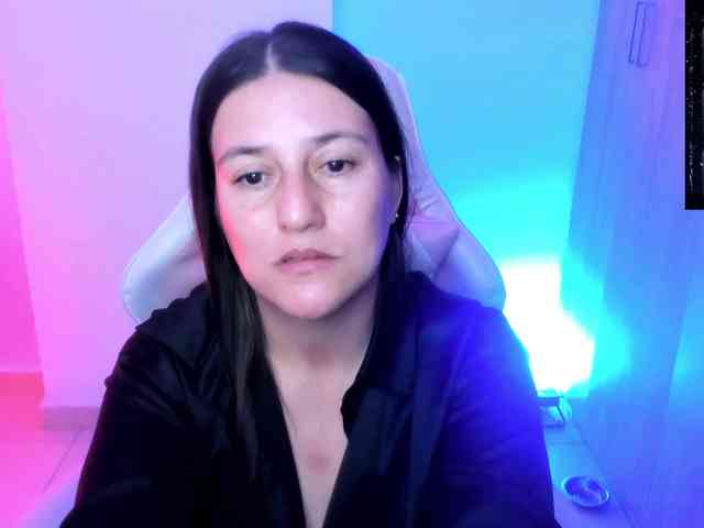 Saskyaajohnson webcam