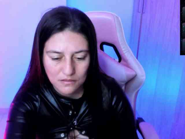 Saskyaajohnson webcam