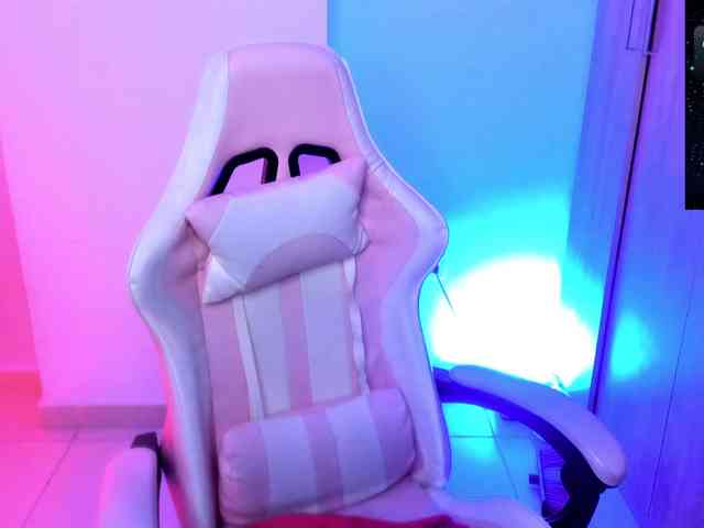 Saskyaajohnson webcam