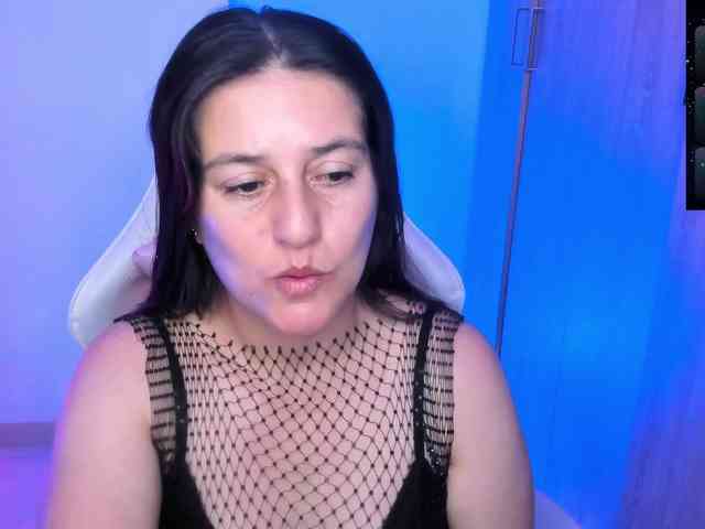 Saskyaajohnson webcam