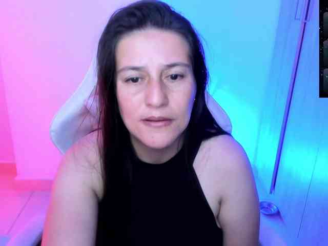 Saskyaajohnson webcam