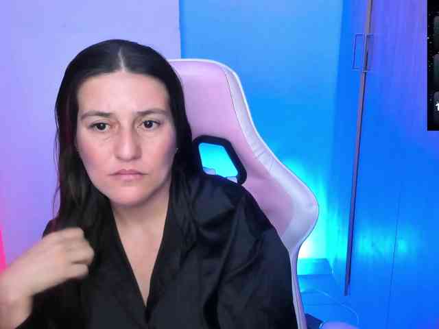 Saskyaajohnson webcam