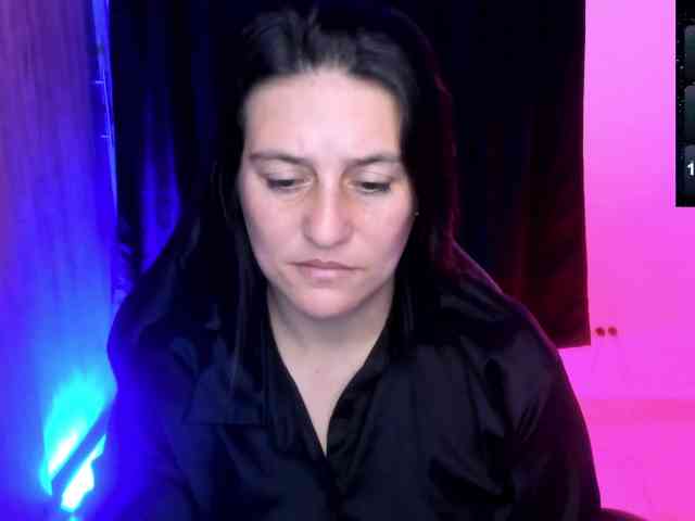 Saskyaajohnson webcam