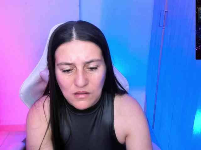 Saskyaajohnson webcam