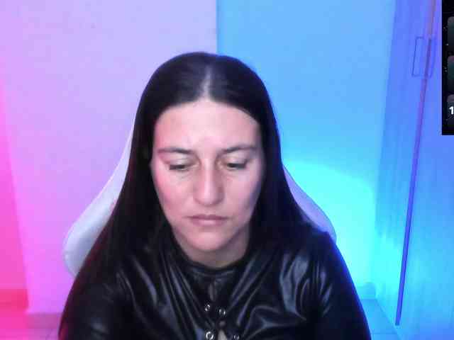 Saskyaajohnson webcam
