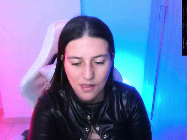 Saskyaajohnson webcam