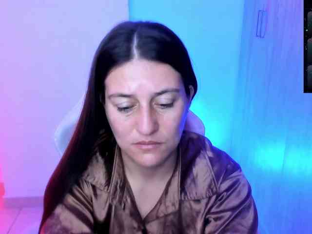 Saskyaajohnson webcam