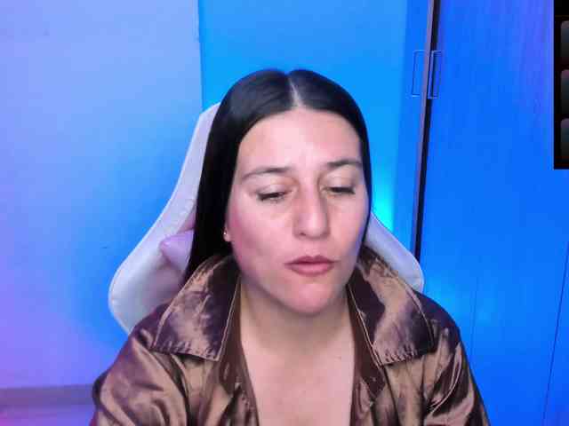 Saskyaajohnson webcam