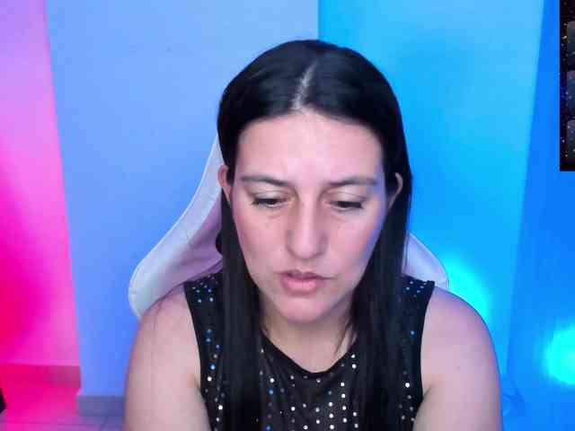 Saskyaajohnson webcam