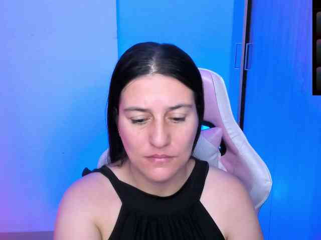 Saskyaajohnson webcam