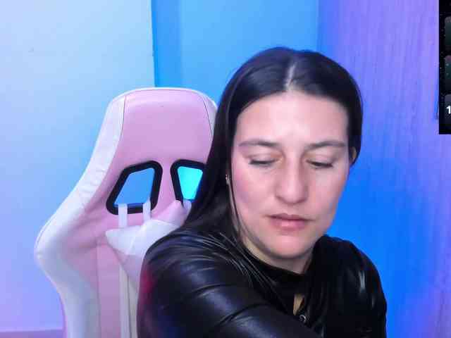 Saskyaajohnson webcam