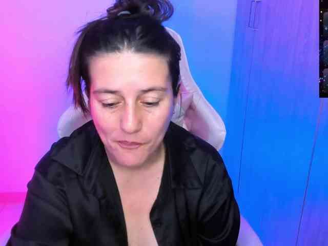 Saskyaajohnson webcam