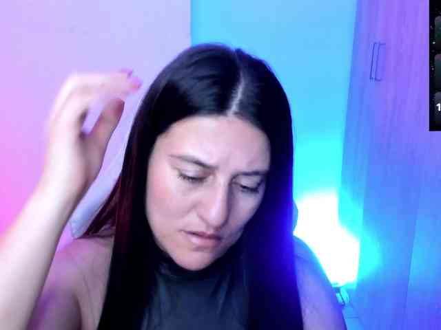 Saskyaajohnson webcam
