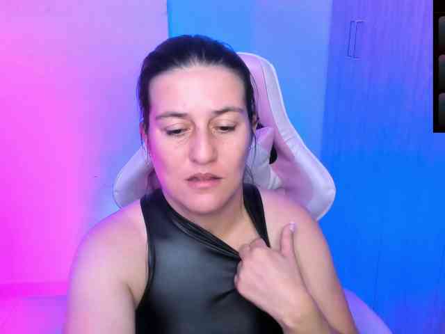 Saskyaajohnson webcam