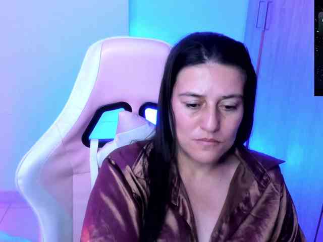 Saskyaajohnson webcam