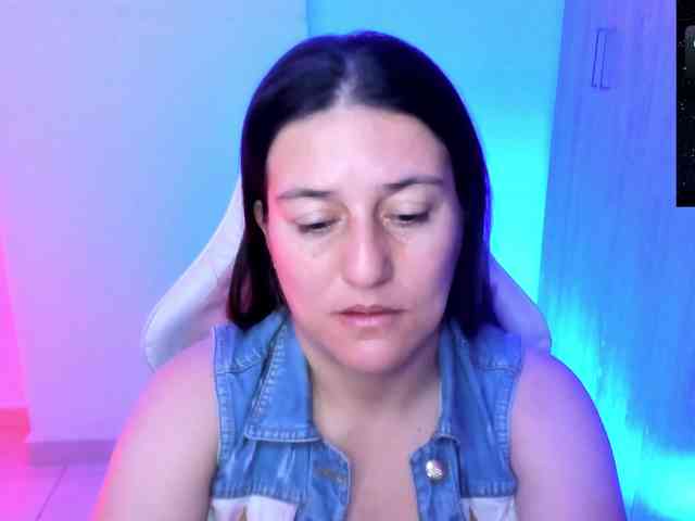 Saskyaajohnson webcam