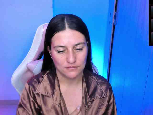 Saskyaajohnson webcam