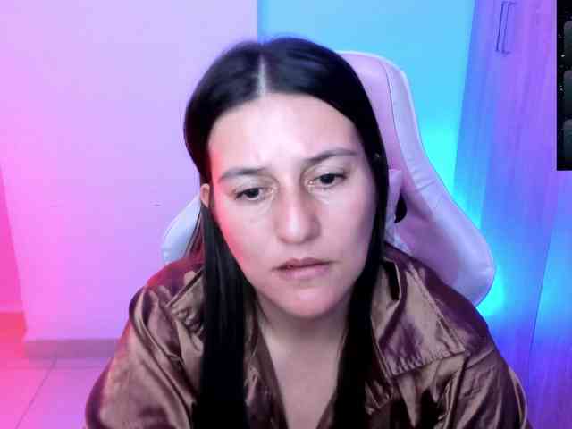 Saskyaajohnson webcam