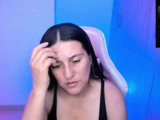 Saskyaajohnson webcam