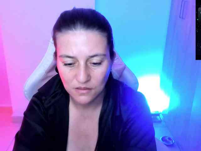 Saskyaajohnson webcam
