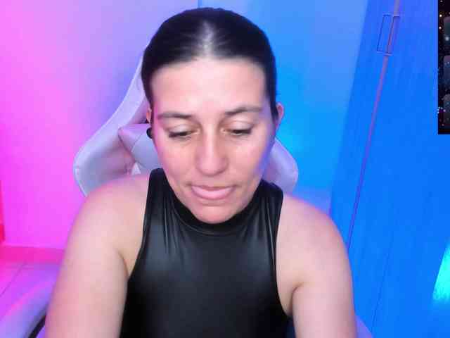 Saskyaajohnson webcam