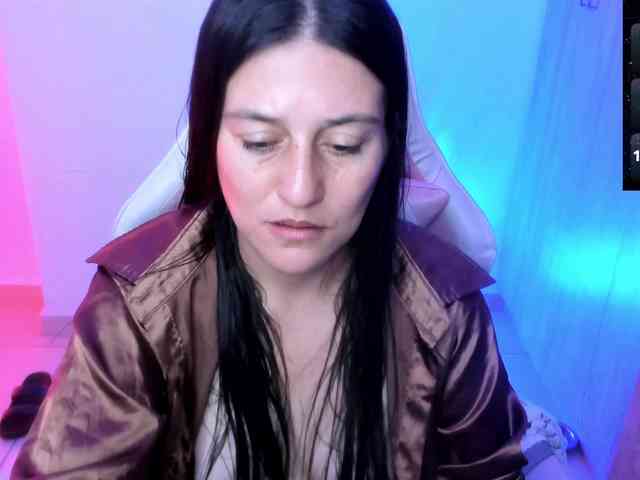 Saskyaajohnson webcam