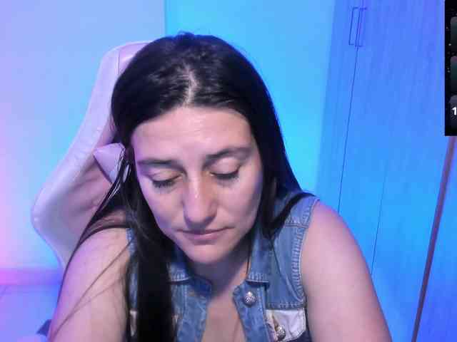 Saskyaajohnson webcam