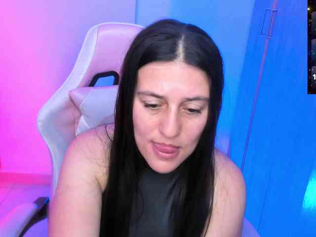 Saskyaajohnson webcam