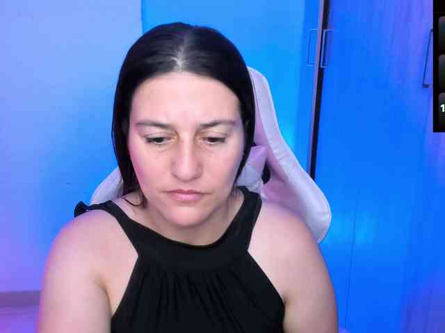 Saskyaajohnson webcam