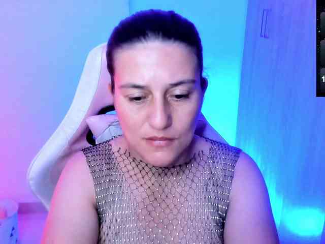 Saskyaajohnson webcam
