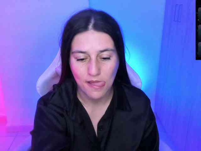 Saskyaajohnson Live Webcam on BongaCams